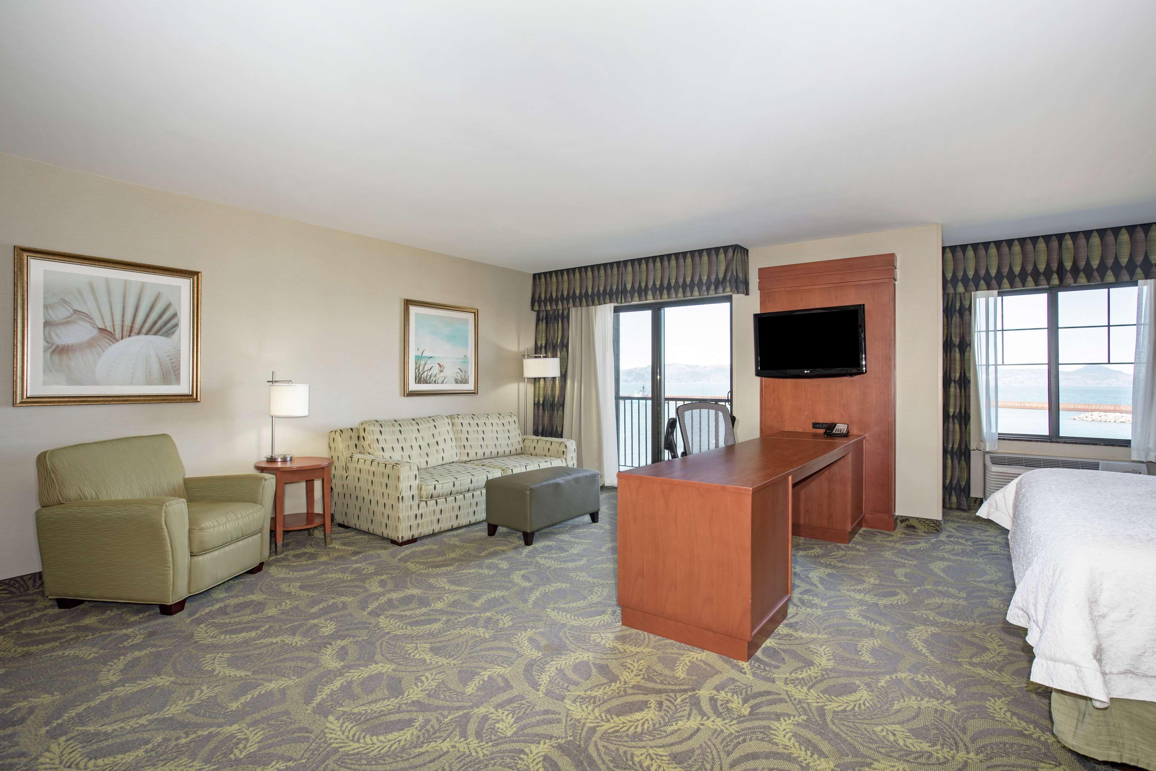 Hampton Inn & Suites Astoria Dış mekan fotoğraf