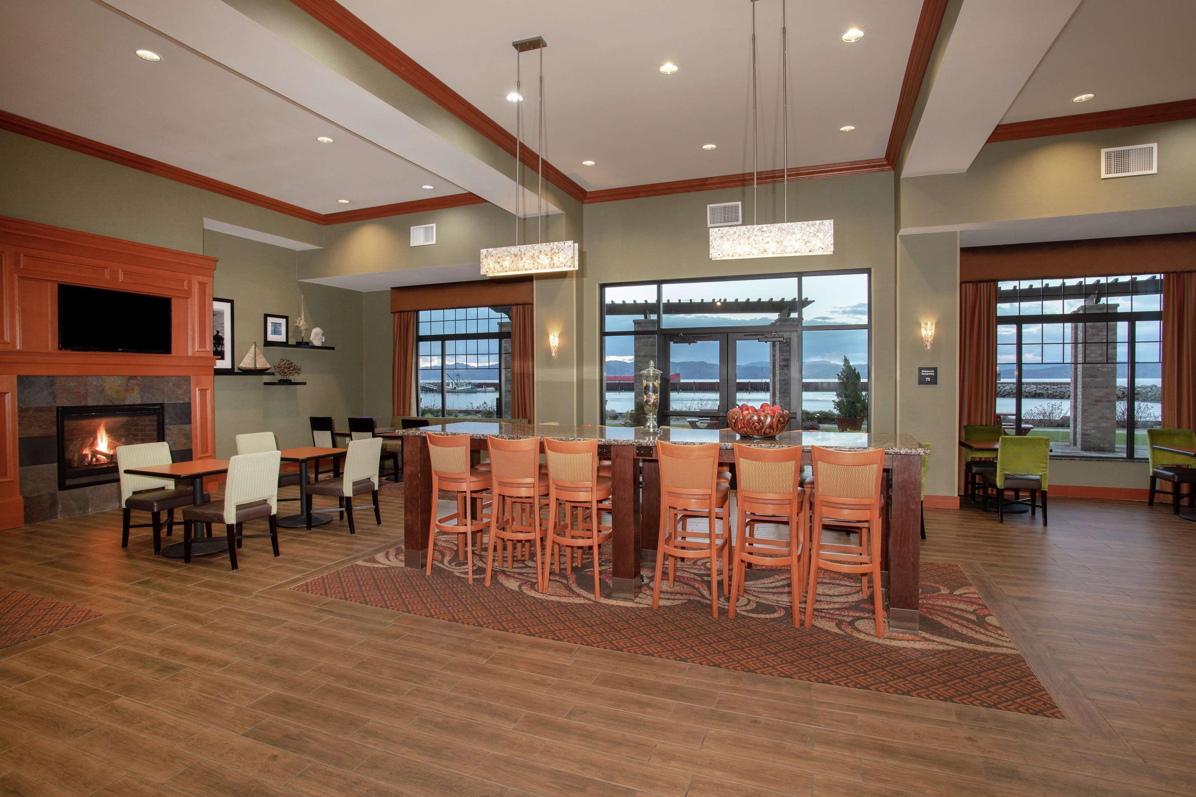 Hampton Inn & Suites Astoria Dış mekan fotoğraf