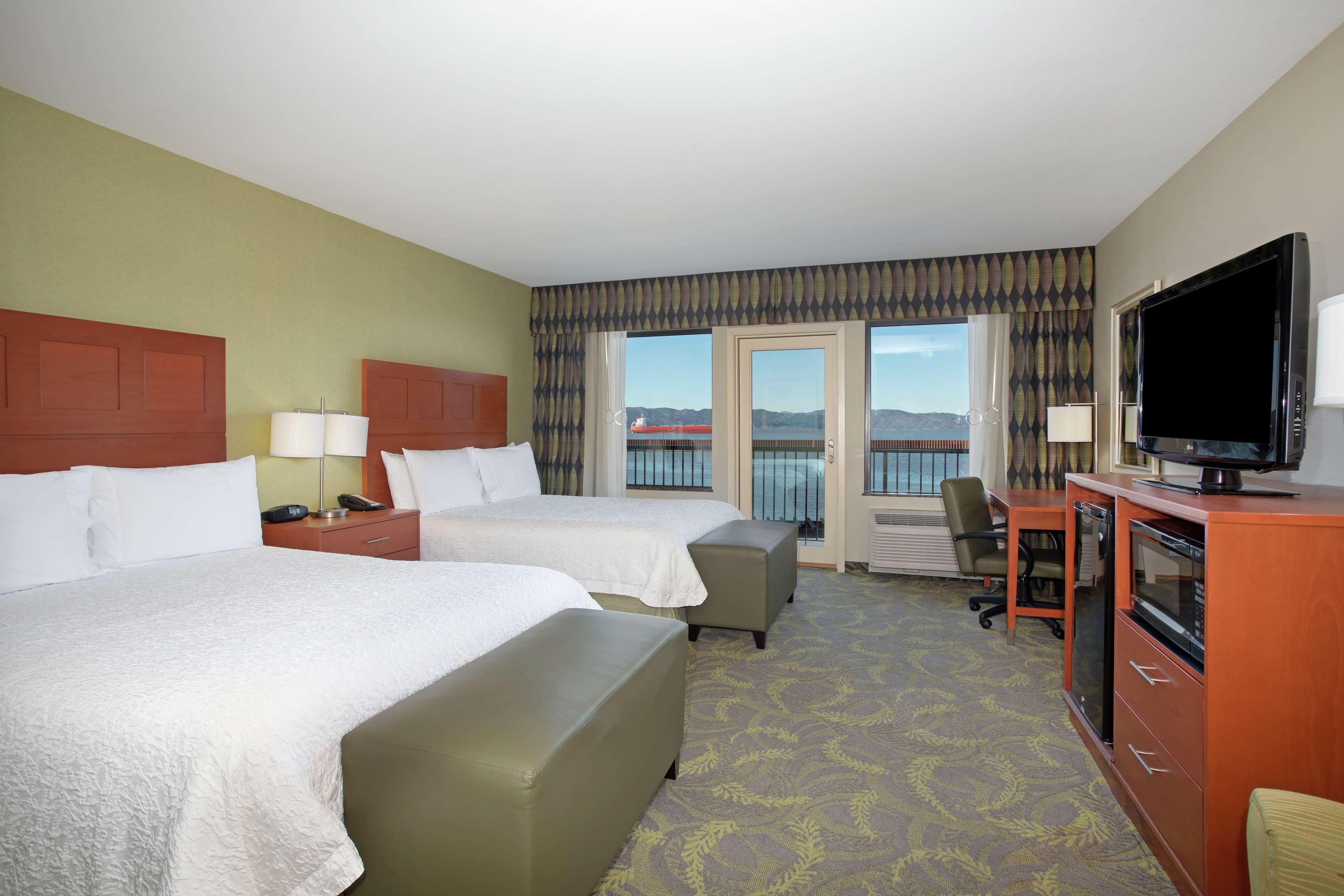 Hampton Inn & Suites Astoria Dış mekan fotoğraf